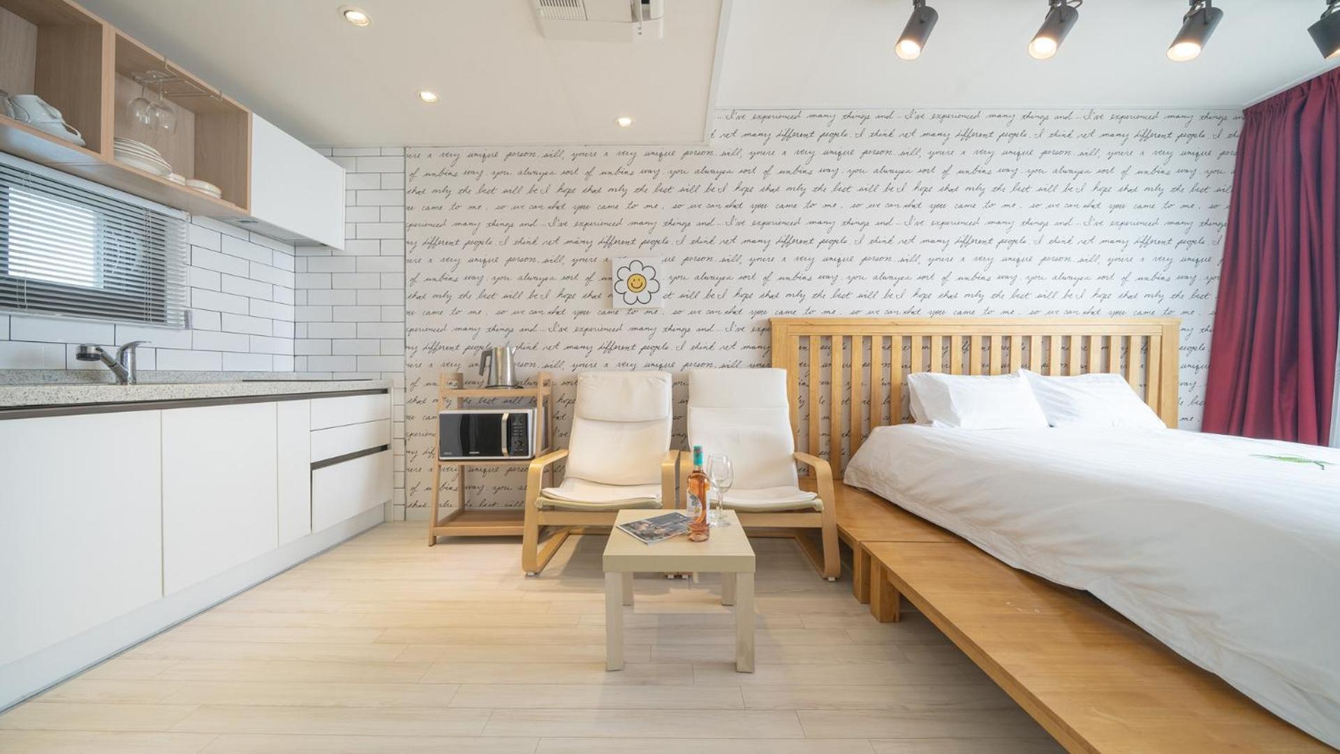 Goseong Littlesquare Oceanview Pension Екстериор снимка