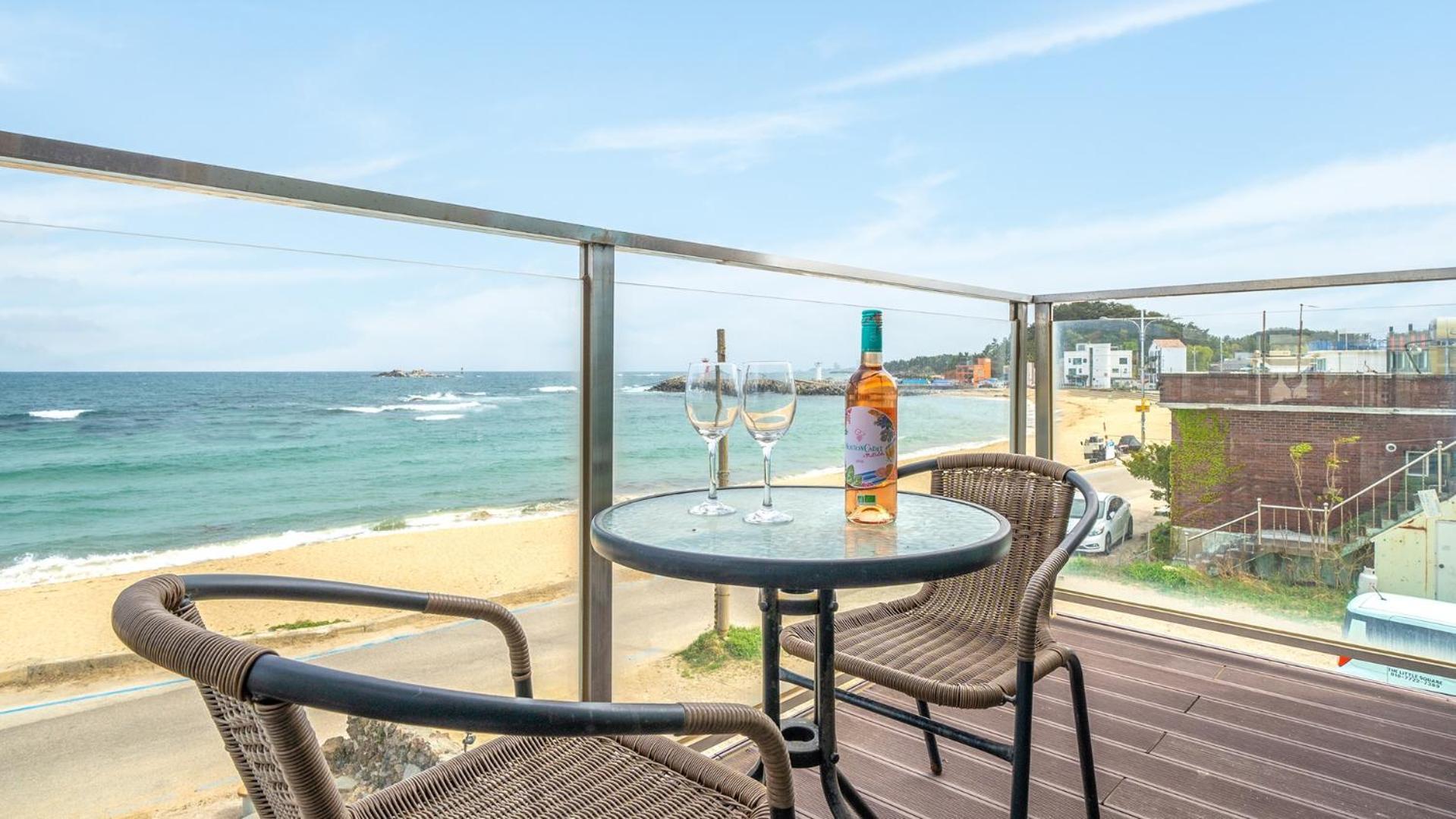 Goseong Littlesquare Oceanview Pension Стая снимка